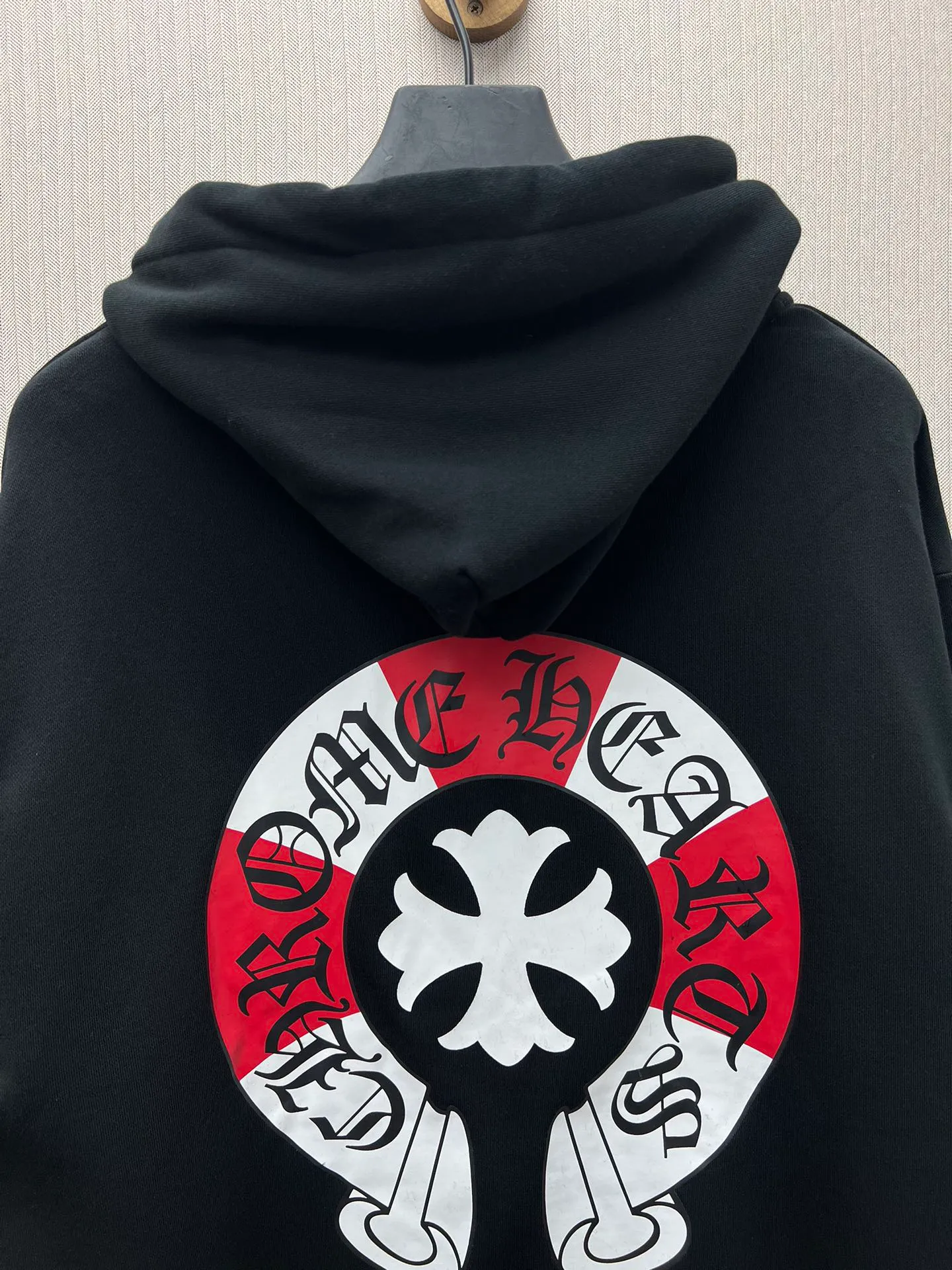 M36—P210 -Chrome Hearts/Chrome Hearts printed sweatshirt cardigan jacket -420 grams of high-density, high-quality wool, soft, delicate and skin-friendly, soft and silky to the touch, warm and skin-friendly -The hardware and zipper accessories are all customized and full of details -Colour: black -Size: S M L XL